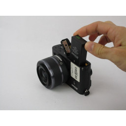 Замена батареи Nikon 1 J3